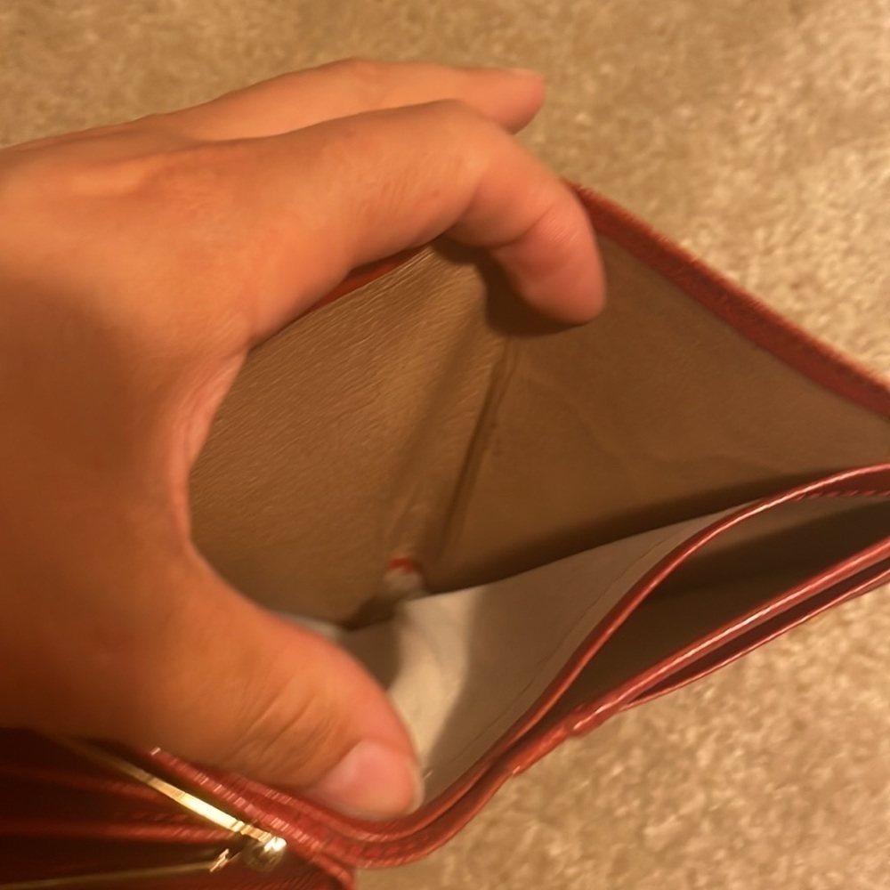 RED GIVENCHY KISS LOCK WALLET - Picture 15 of 16